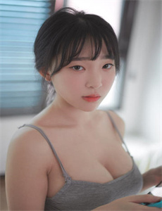 含紧一点H边做边走女女视频